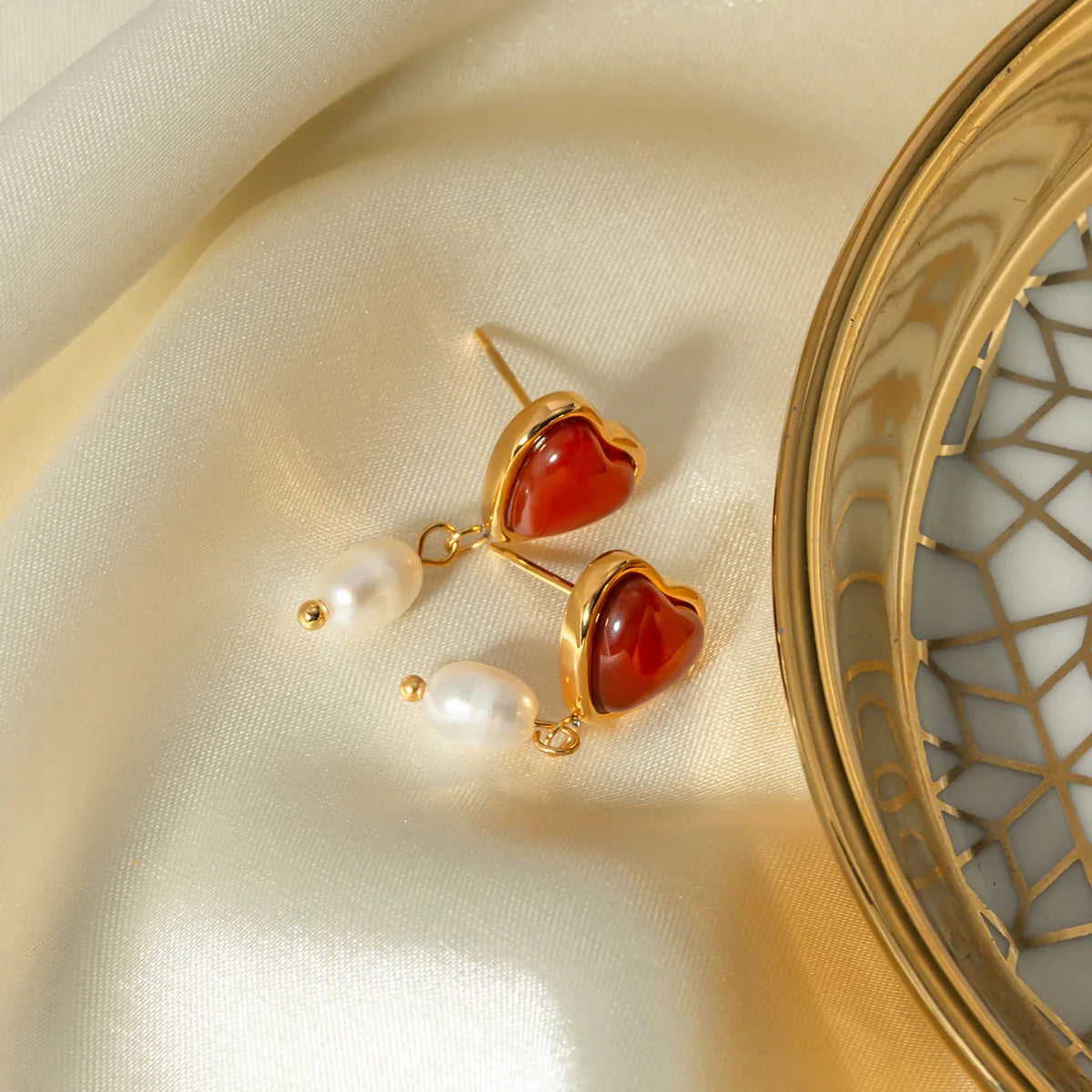[Royal&Vicky]Sabina Pearl Heart Gold Earrings