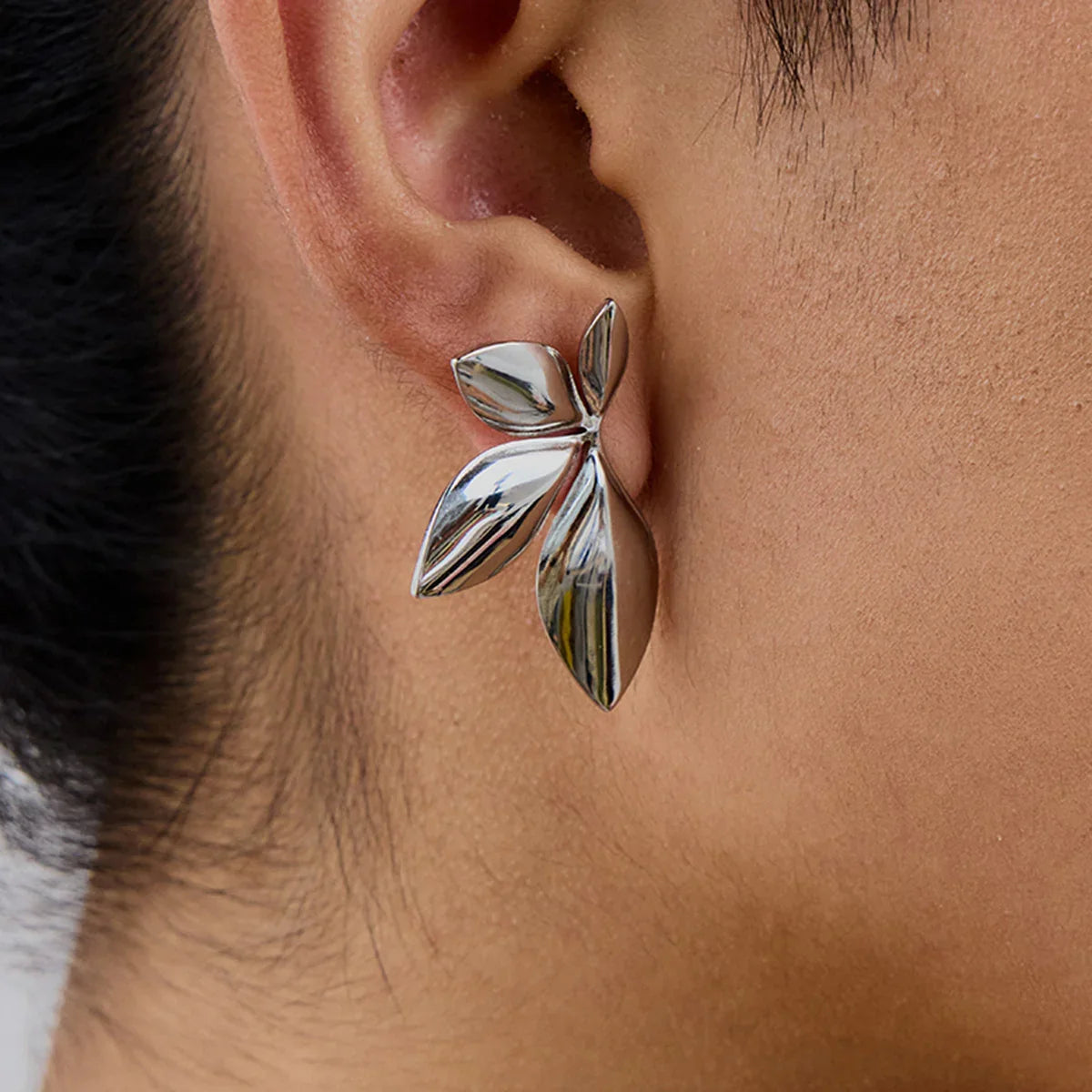 [Royal&Vicky]Velle Gold Petal Earrings