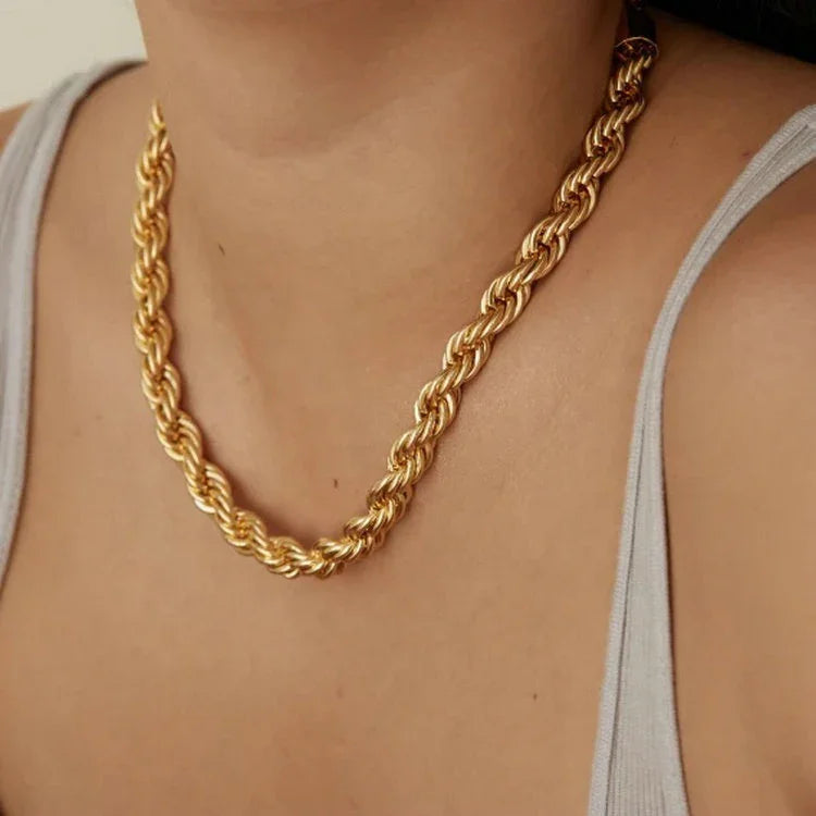 [Royal&Vicky]Mila Golden Twist Necklace