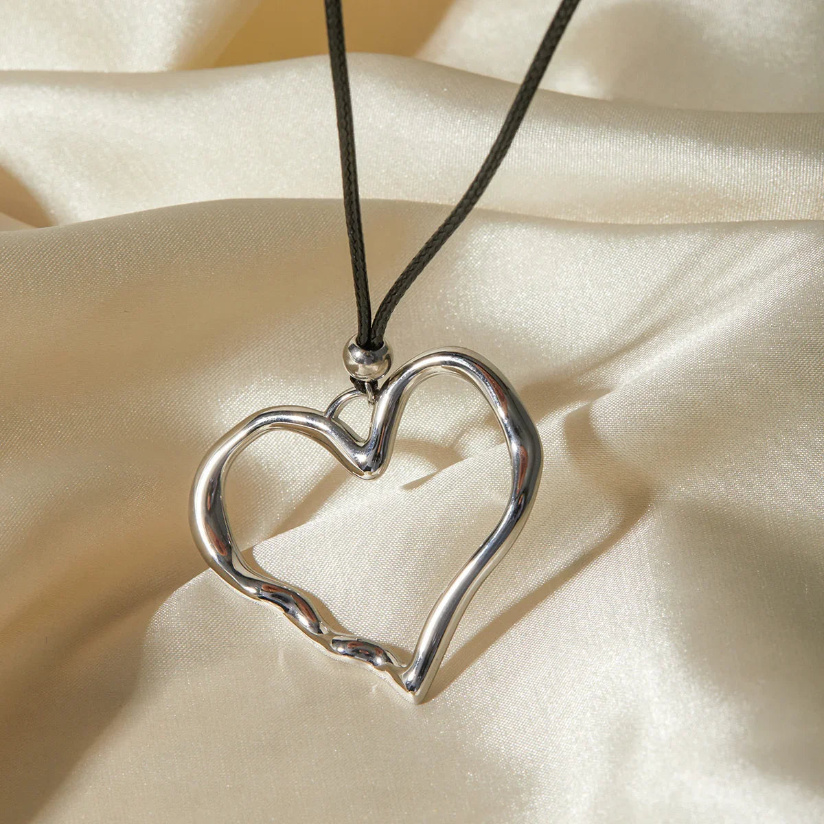 [Royal&Vicky]Francine Heart Pendant