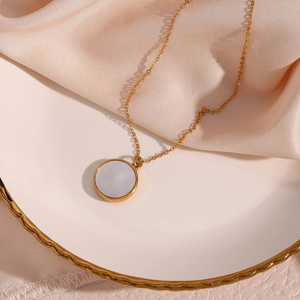 [Royal&Vicky]Evangeline Lunar Gold Necklace