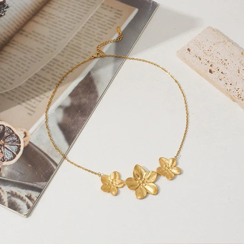 [Royal&Vicky]Millie Gold Flower Necklace