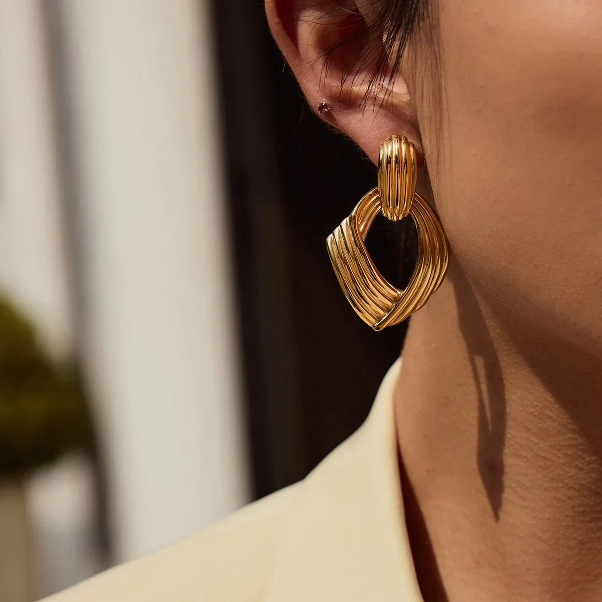 [Royal&Vicky]Selma Gold Knot Earrings