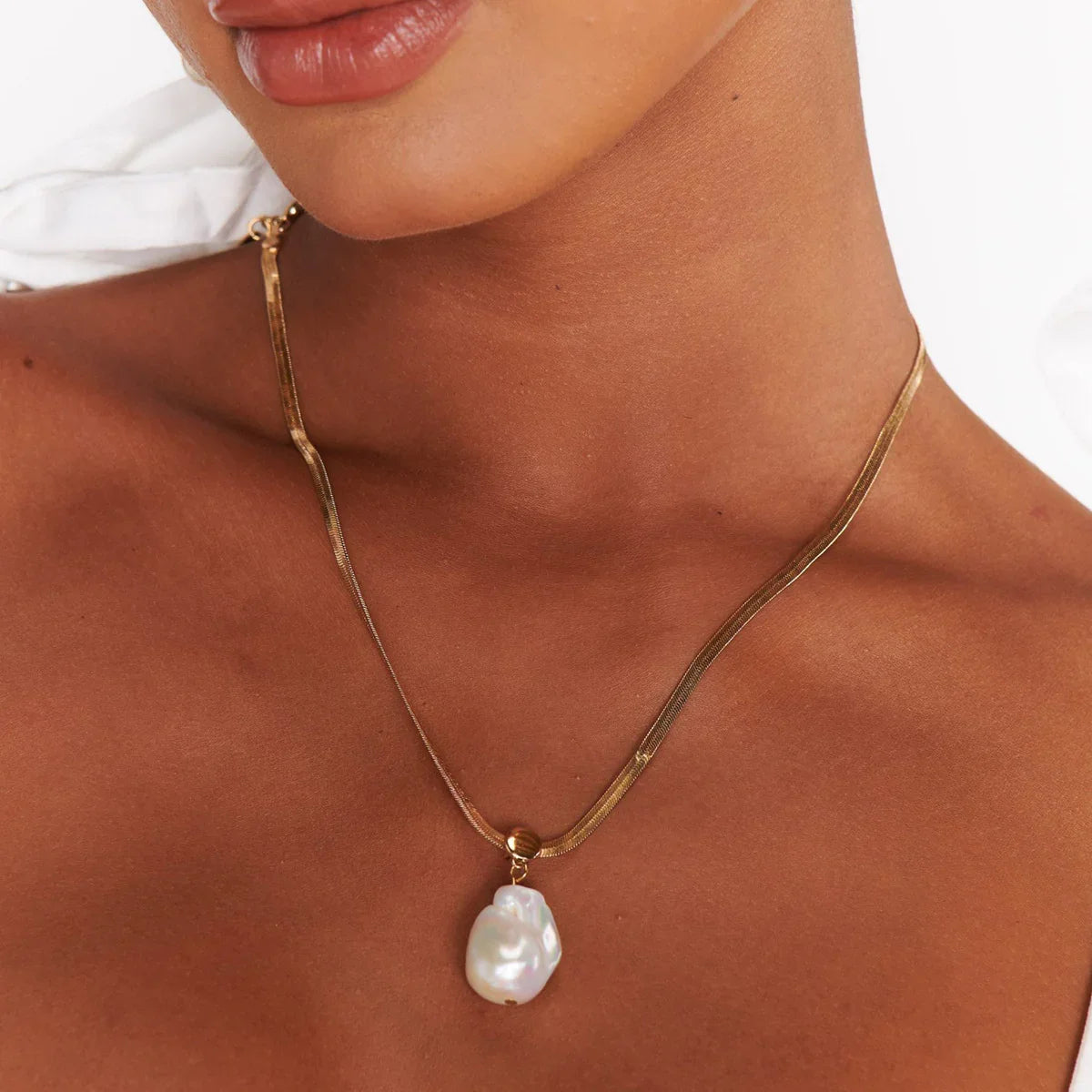 [Royal&Vicky]Glorietta Herringbone Pearl Necklace