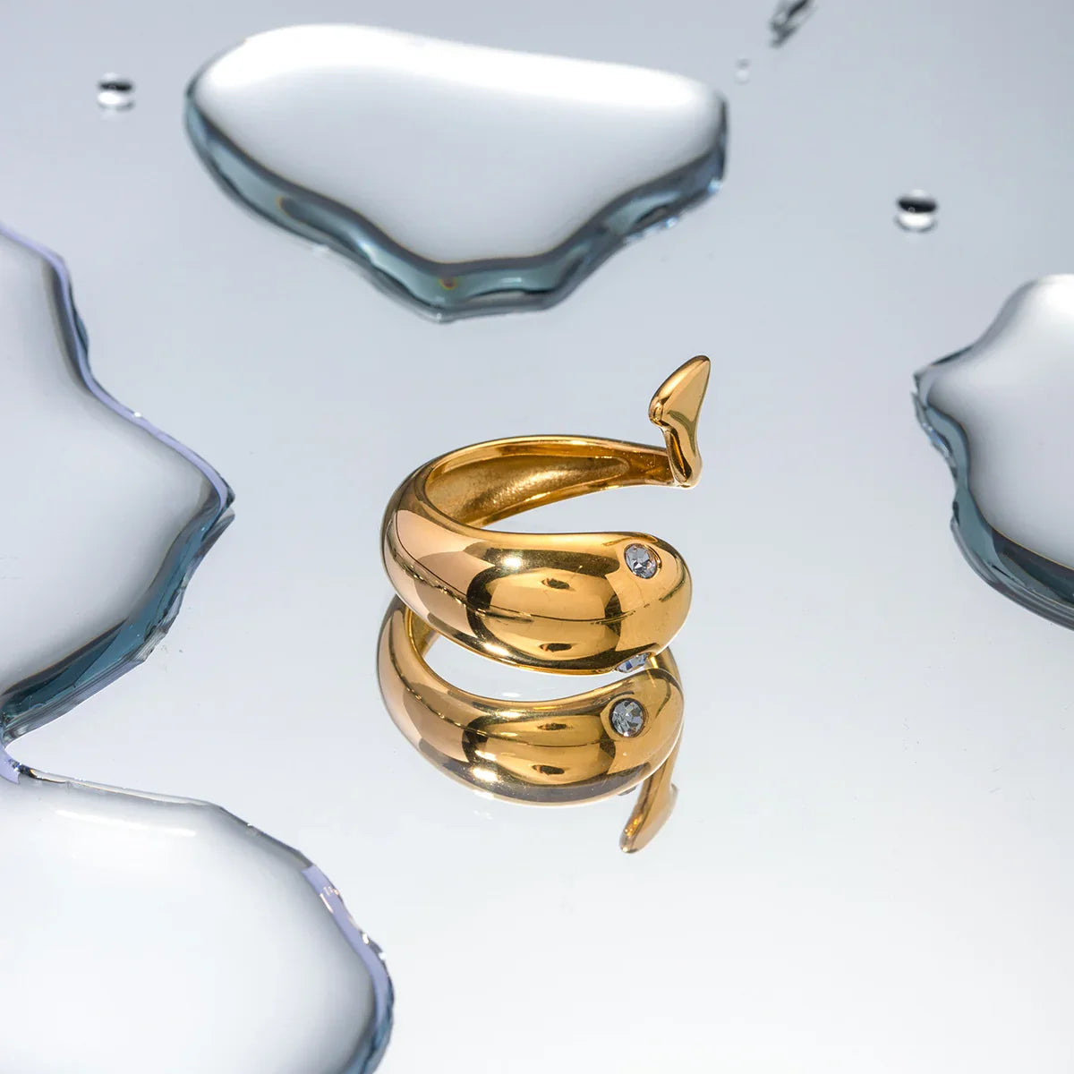 {
  "[Royal&Vicky]Etta Gold Serpent Ring": "[Royal&Vicky] エッタ ゴールド サーペント リング"
}