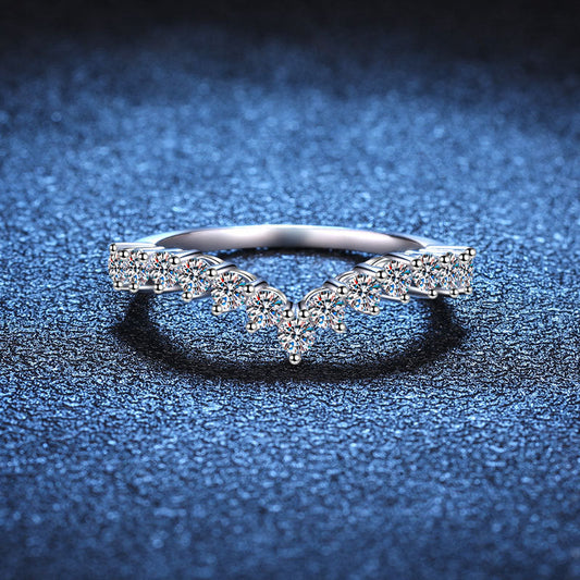 [Leaves]ELEGANT V-SHAPED CHEVRON MOISSANITE RING