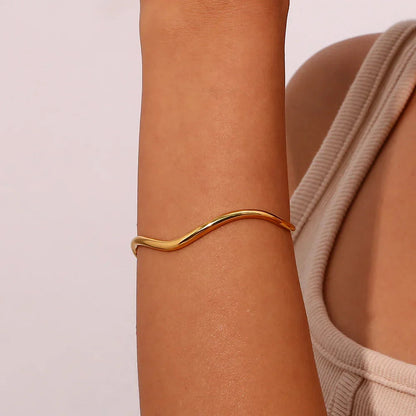 [Royal&Vicky]Lucinda Gold Bangle