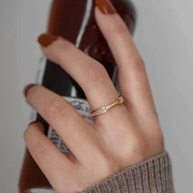 [Royal&Vicky]Gabrielle Diamond Simulant Gold Ring