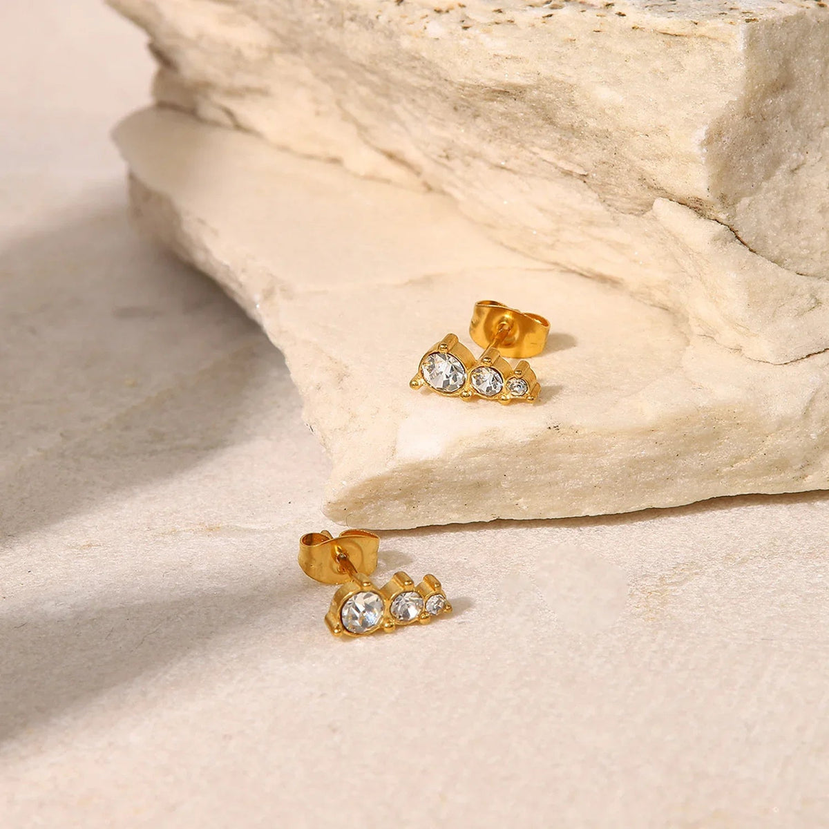 [Royal&Vicky]Lira Gold Earrings