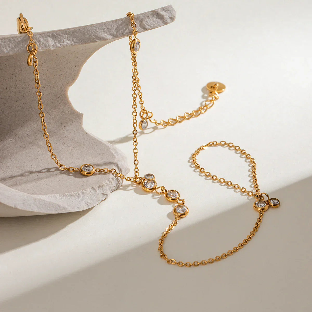 [Royal&Vicky]Elina Diamond Hand Chain