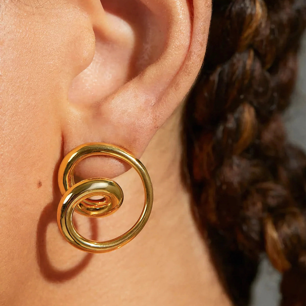 [Royal&Vicky]Angelique Golden Twist Earrings