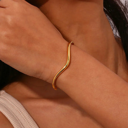 [Royal&Vicky]Lucinda Gold Bangle