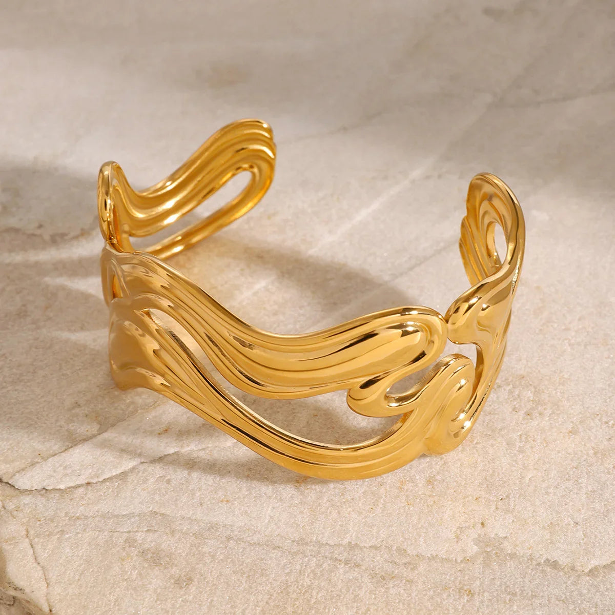 [Royal&Vicky]Anissa Wavy Gold Bracelet