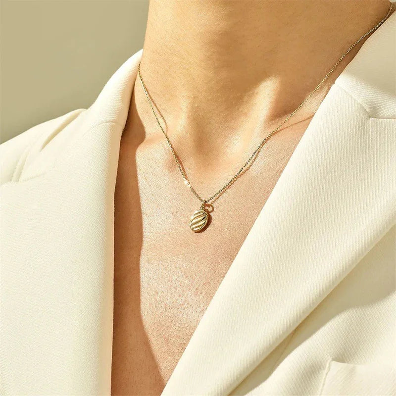 [Royal&Vicky]Linda Gold Croissant Necklace