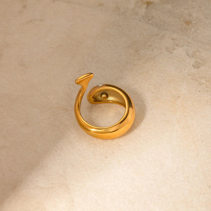 {
  "[Royal&Vicky]Etta Gold Serpent Ring": "[Royal&Vicky] エッタ ゴールド サーペント リング"
}