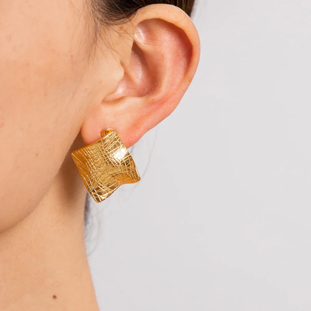 [Royal&Vicky]Celestina Creased Gold Sheet Earrings