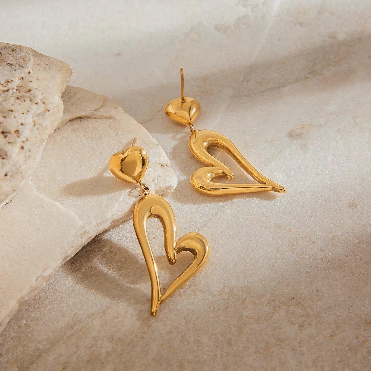 [Royal&Vicky]Venus Gold Heart Earrings