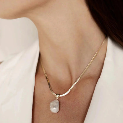 [Royal&Vicky]Glorietta Herringbone Pearl Necklace