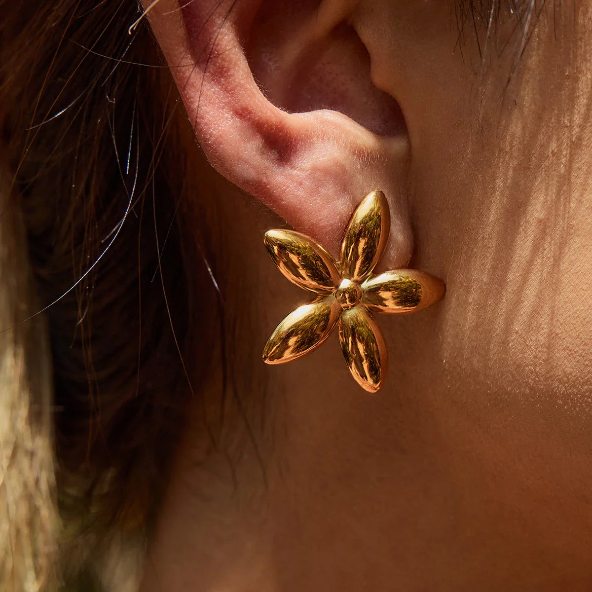 [Royal&Vicky]Monica Floral Gold Earrings