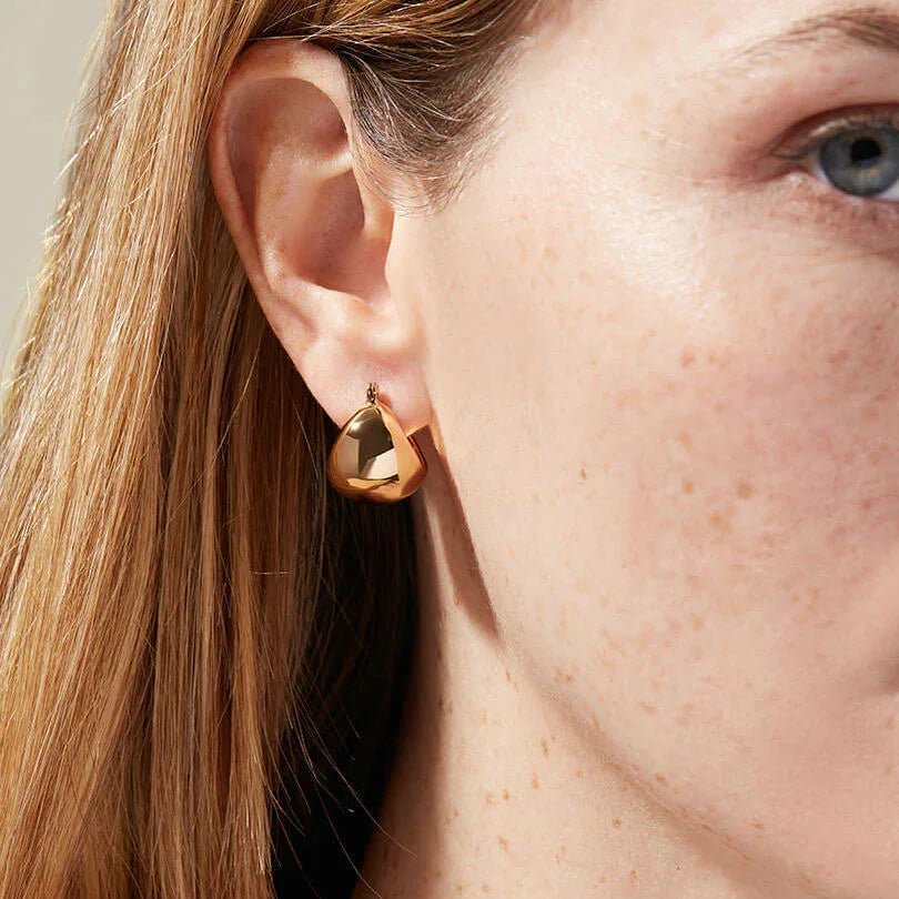 [Royal&Vicky]Sunna Gold Huggie Earrings