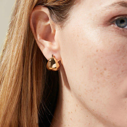 [Royal&Vicky]Sunna Gold Huggie Earrings