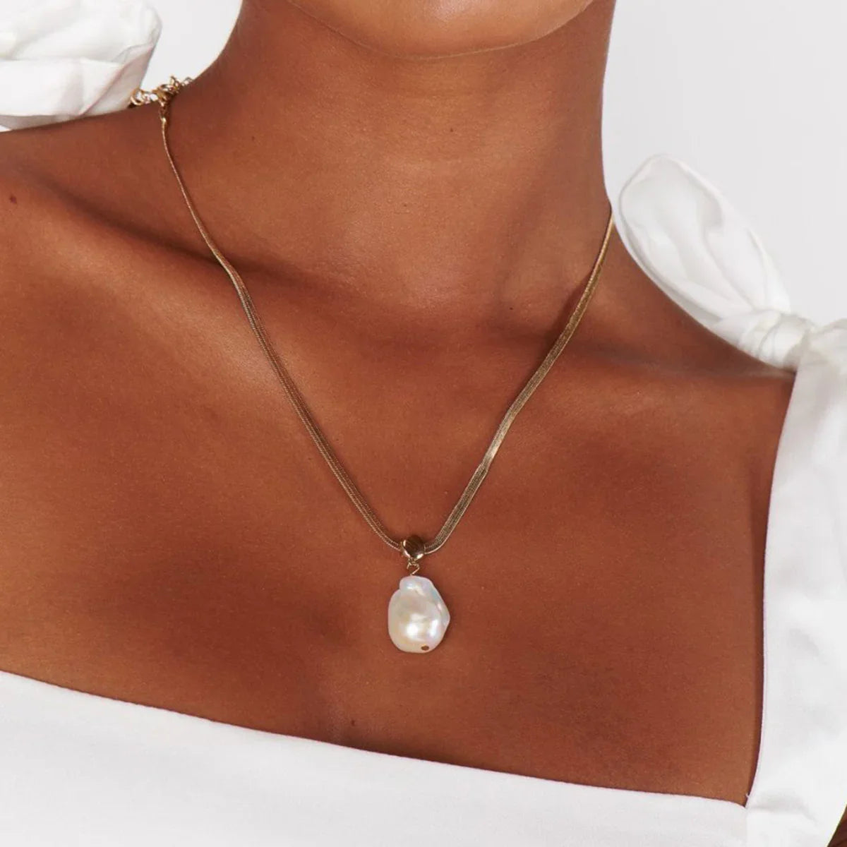 [Royal&Vicky]Glorietta Herringbone Pearl Necklace