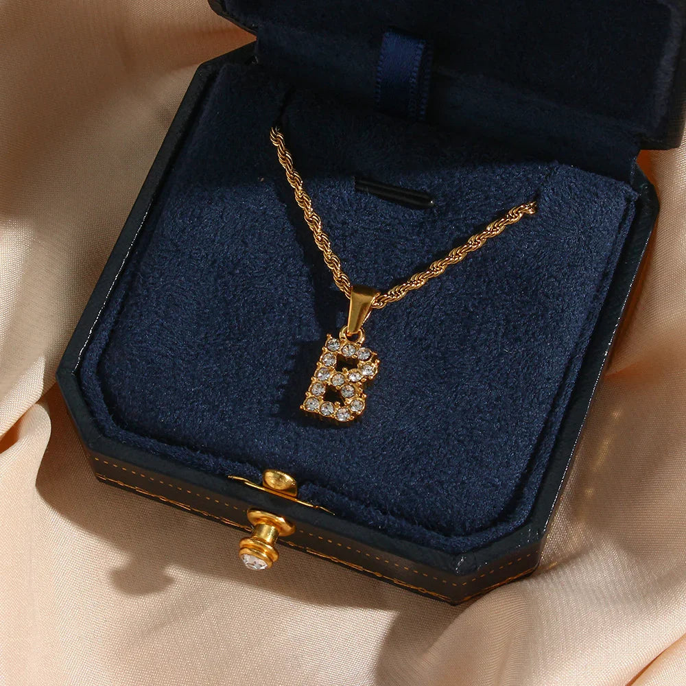 [Royal&Vicky]Maeve Letter Initial Diamond Necklace