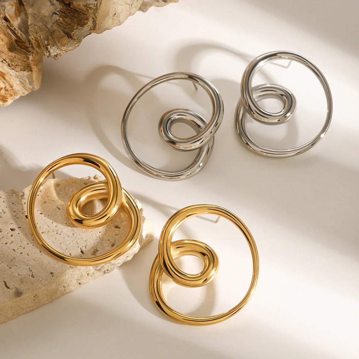 [Royal&Vicky]Angelique Golden Twist Earrings