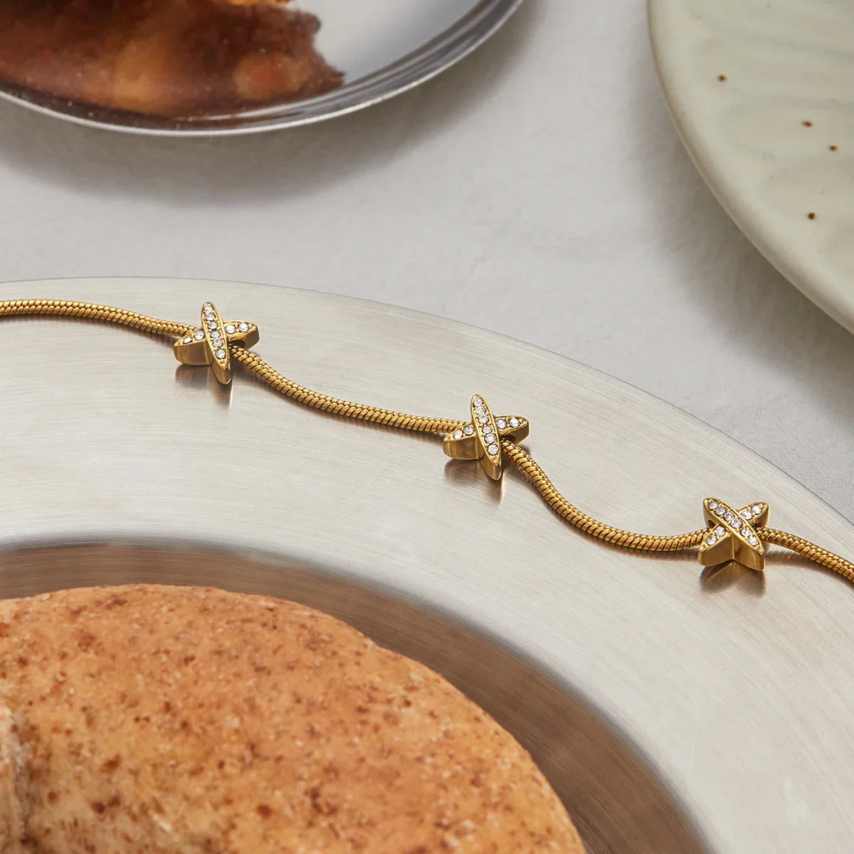 {"[Royal&Vicky]Brienne Diamond Cross Herringbone Bracelet": "[Royal&Vicky]ブリアン ダイヤモンド クロス ヘリンボーン ブレスレット"}
