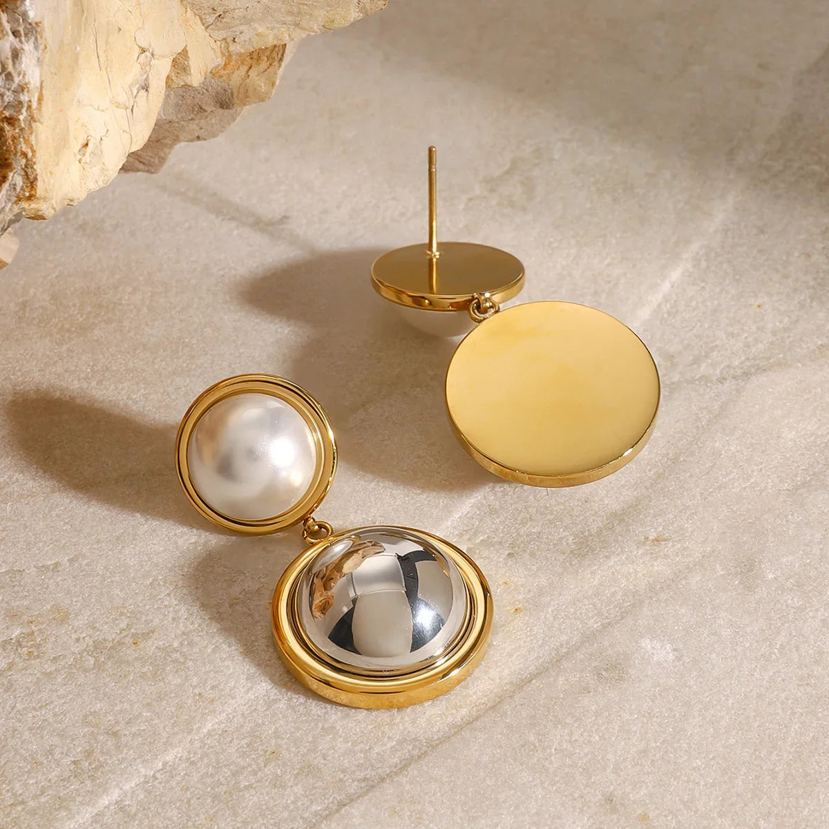 [Royal&Vicky]Avery Pearl Dome Earrings