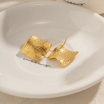 [Royal&Vicky]Celestina Creased Gold Sheet Earrings