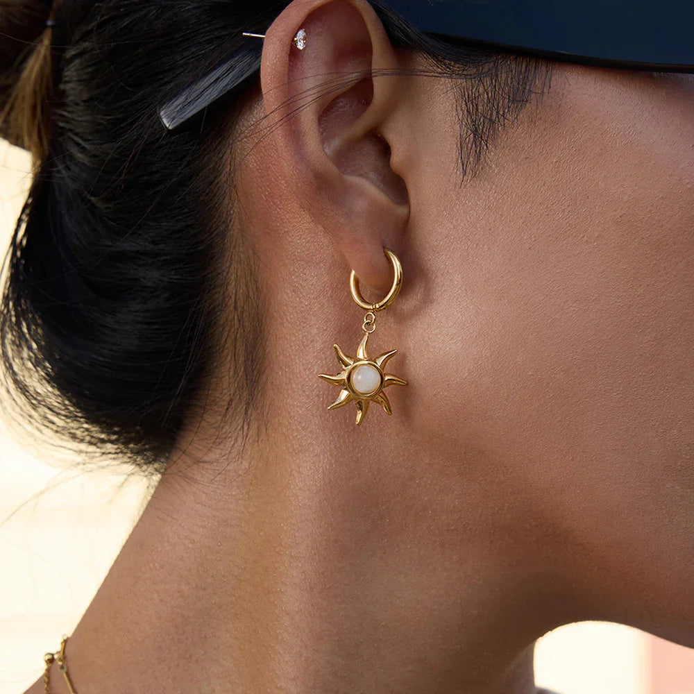 [Royal&Vicky]Helia Sun-shaped Moonstone Earrings
