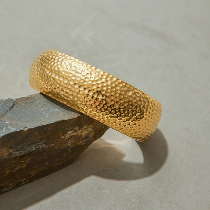 [Royal&Vicky]Cheyenne Textured Gold Band