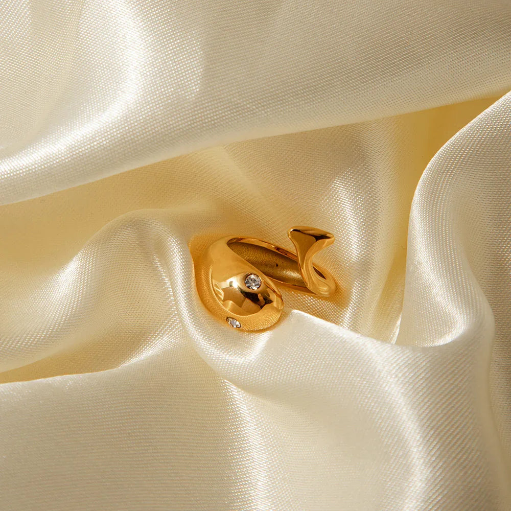 {
  "[Royal&Vicky]Etta Gold Serpent Ring": "[Royal&Vicky] エッタ ゴールド サーペント リング"
}