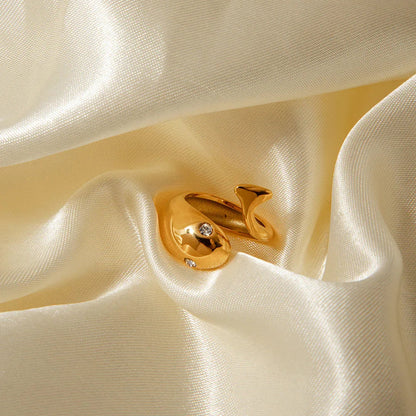 {
  "[Royal&Vicky]Etta Gold Serpent Ring": "[Royal&Vicky] エッタ ゴールド サーペント リング"
}