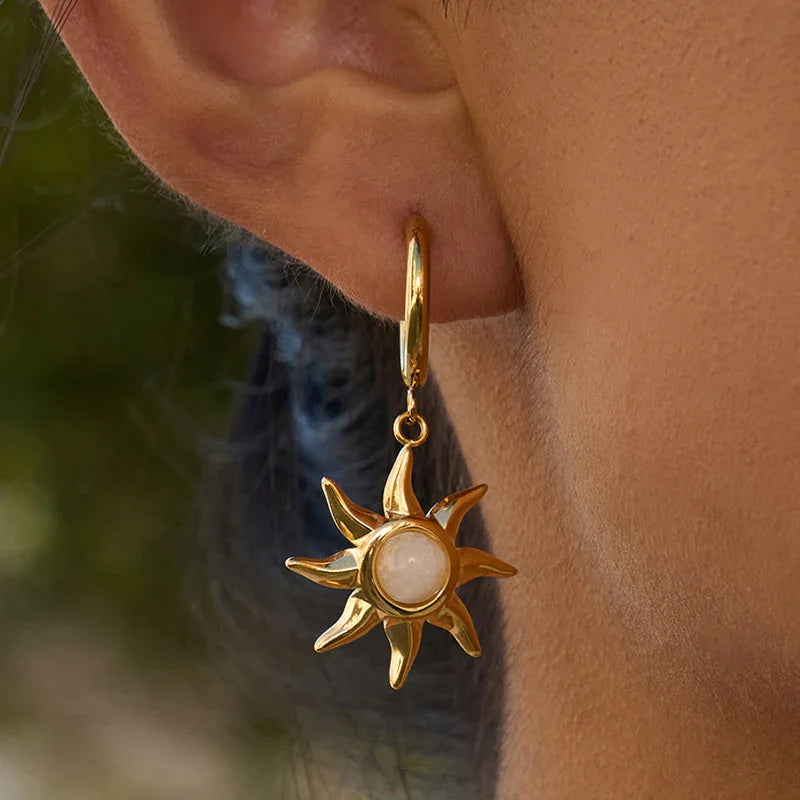 [Royal&Vicky]Helia Sun-shaped Moonstone Earrings