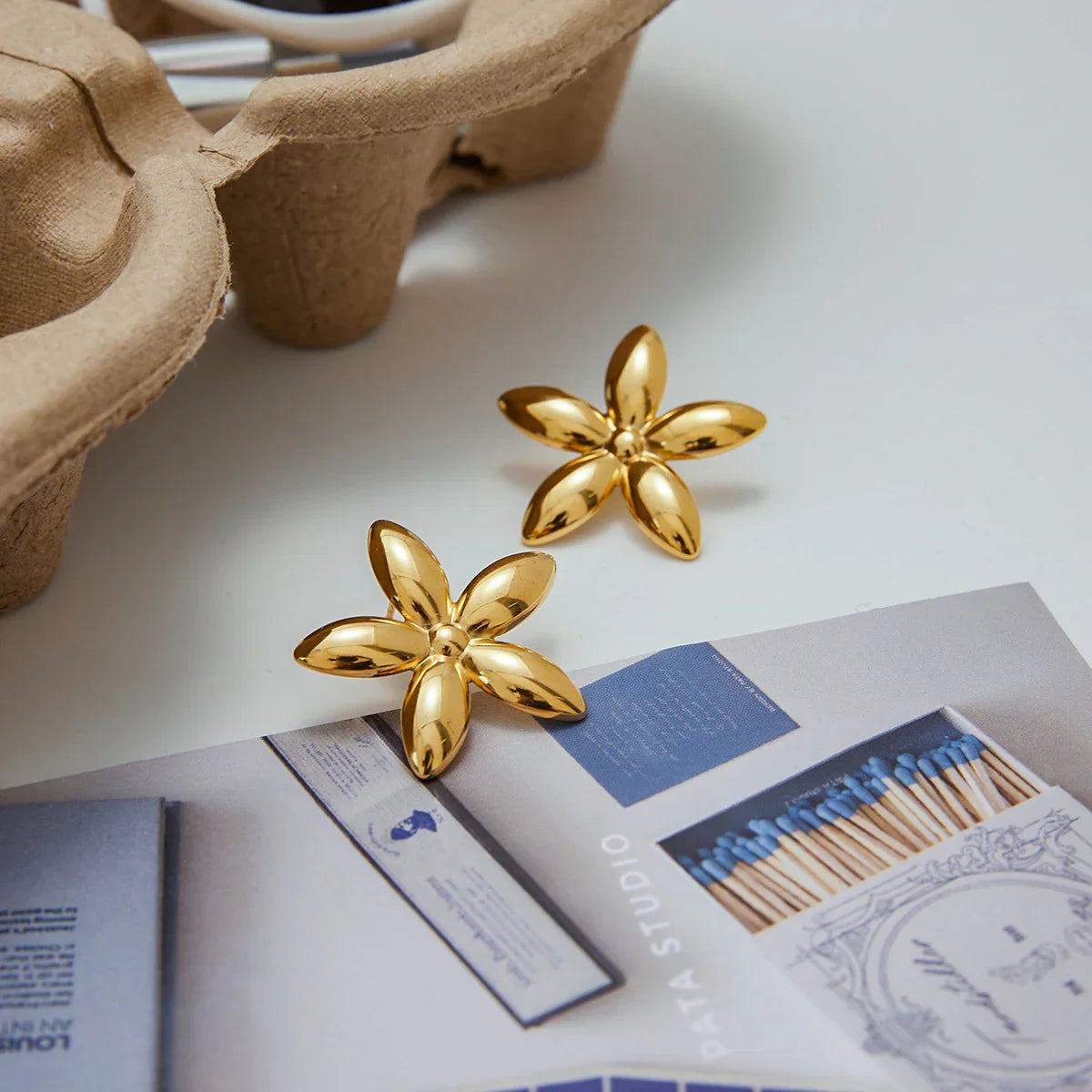 [Royal&Vicky]Monica Floral Gold Earrings
