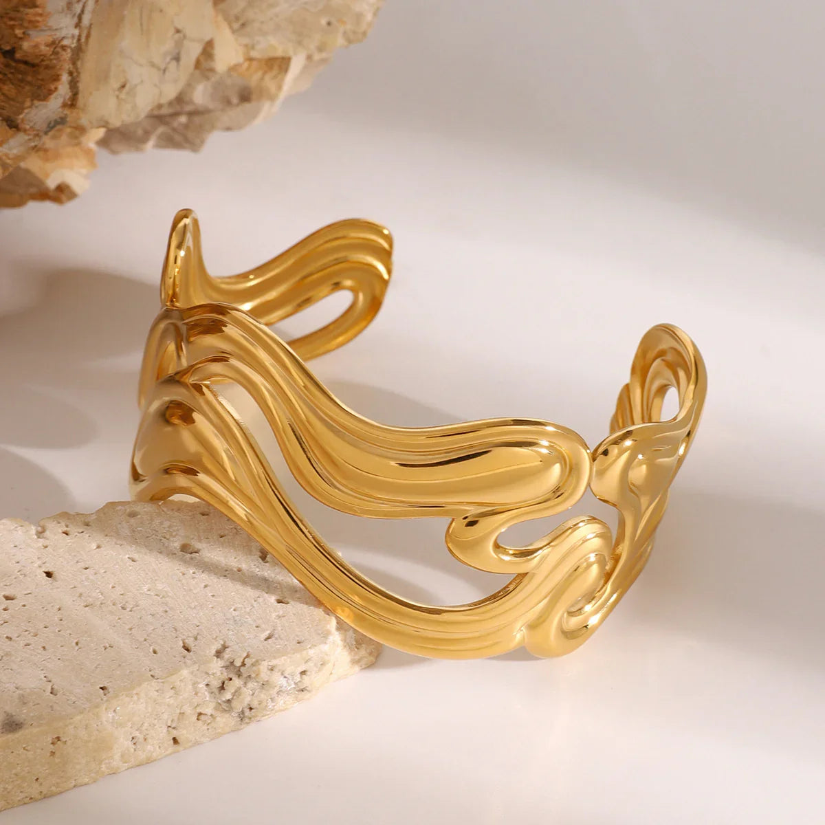 [Royal&Vicky]Anissa Wavy Gold Bracelet