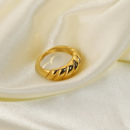 [Royal&Vicky]Amaia Gold Croissant Ring