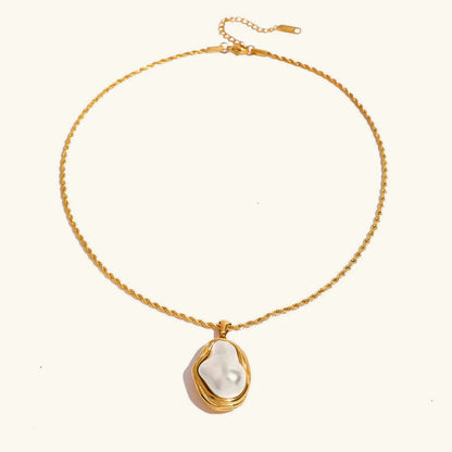 [Royal&Vicky]Carly Mother Of Pearl Pendant