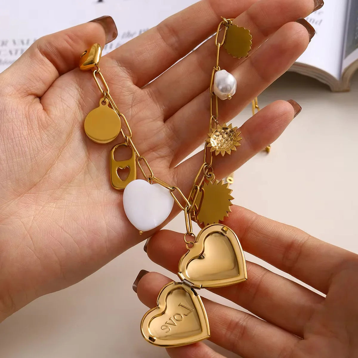 [Royal&Vicky]Lianne Gold Heart Locket