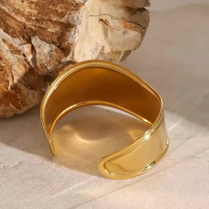 [Royal&Vicky]Izza Smooth Gold Cuff