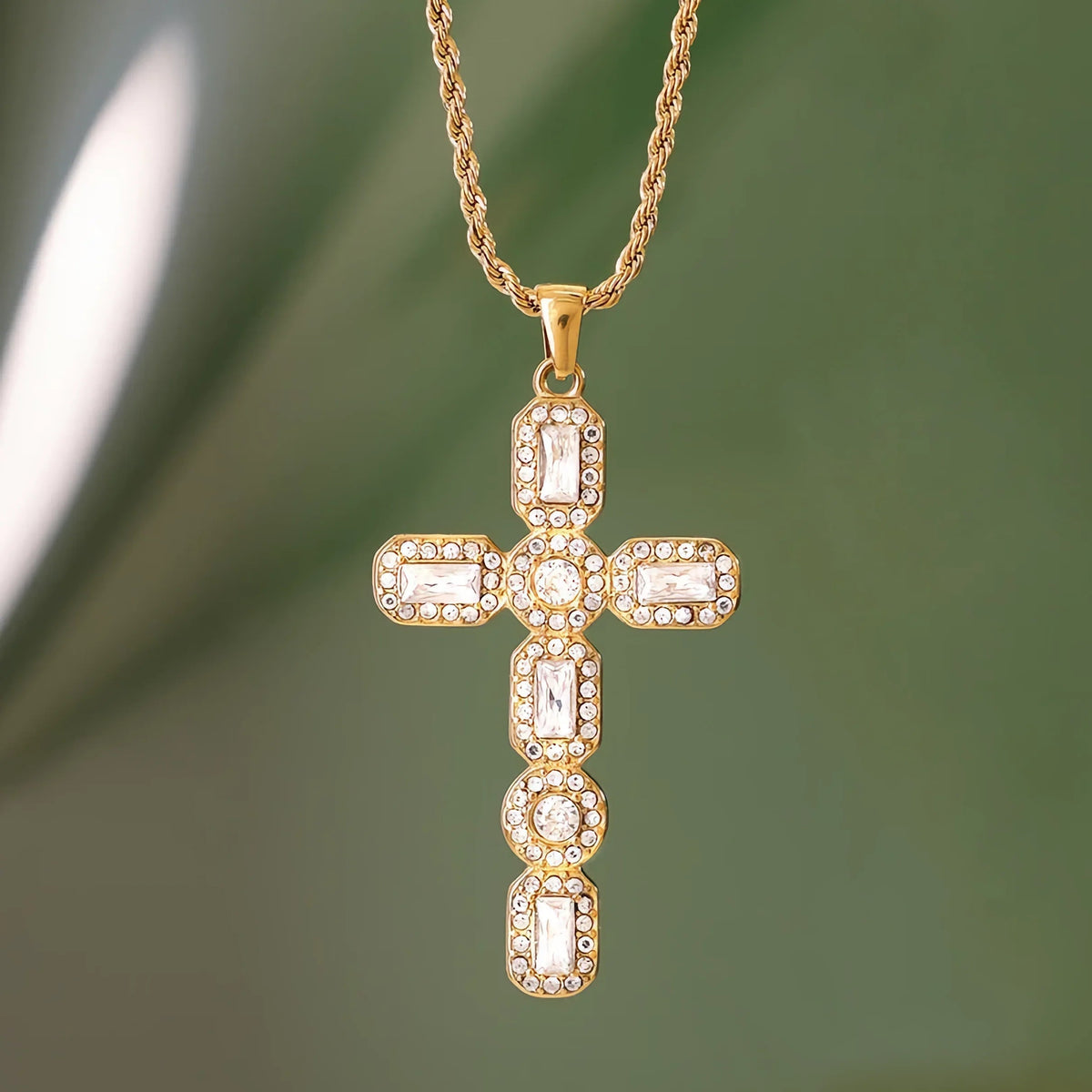 [Royal&Vicky]Evangelina Diamond Cross Necklace