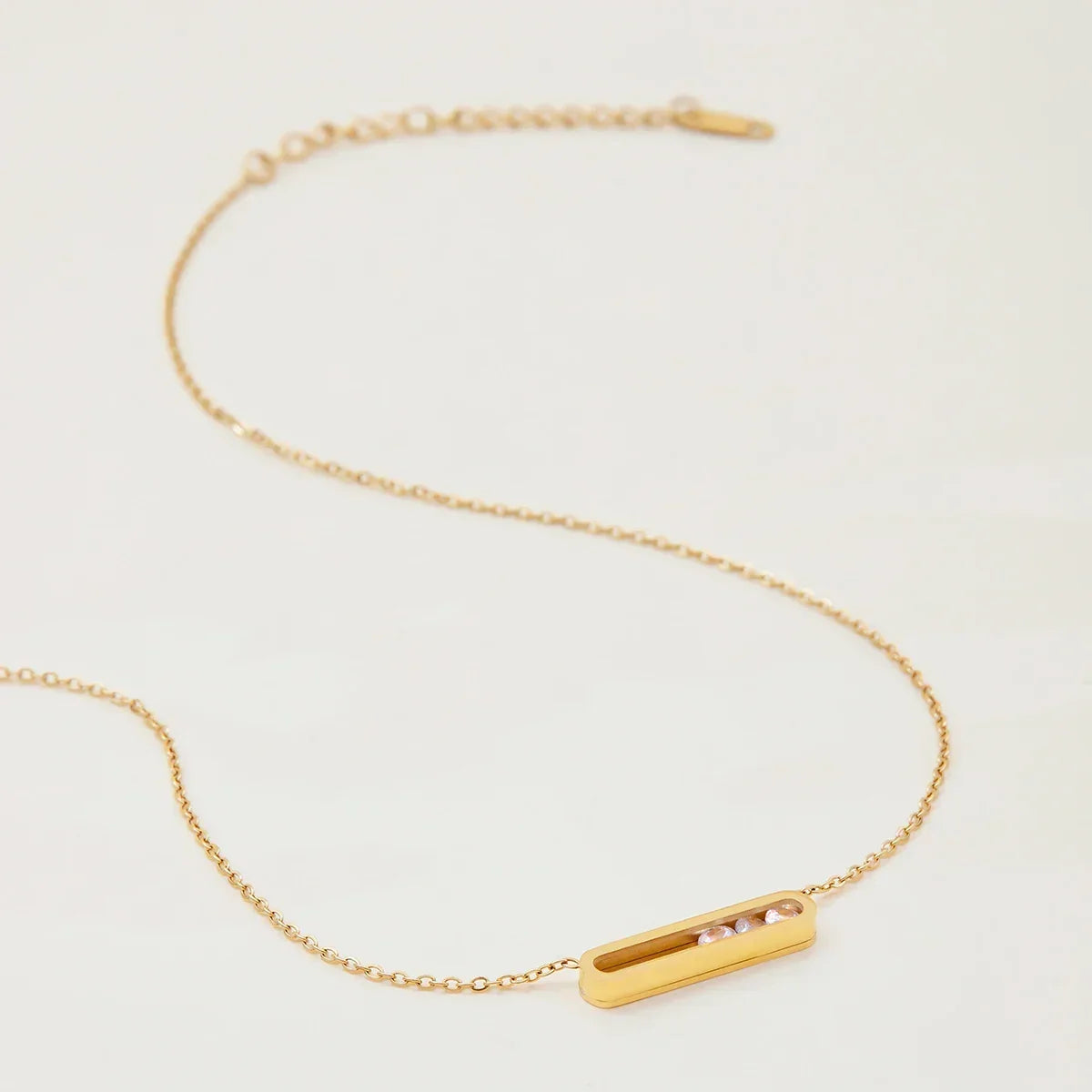 [Royal&Vicky]Abby Sculpted Gold Pendant