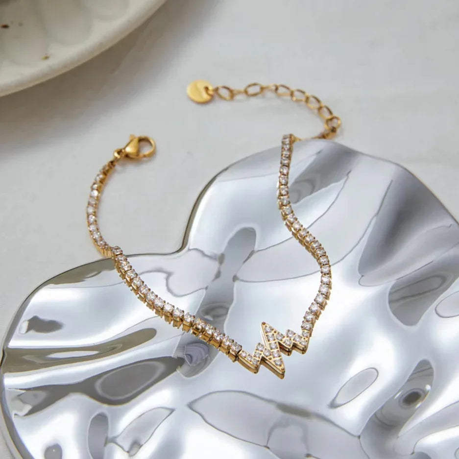 {
  "Royal&Vicky": "Royal&Vicky",
  "Annette Diamond Pulse Bracelet": "アネット・ダイヤモンド・パルス・ブレスレット"
}