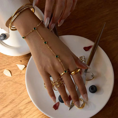 [Royal&Vicky]Gladys Emerald Heart Hand Chain