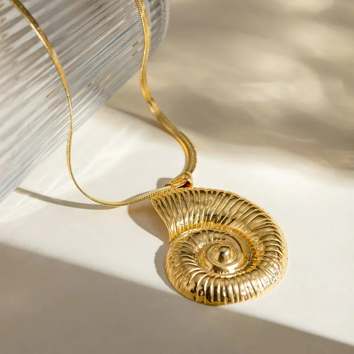 [Royal&Vicky]Cascadia Nautilus Gold Necklace
