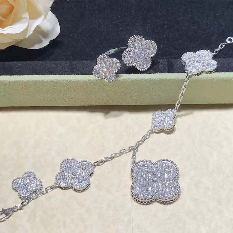 [Royal&Vicky]CLOVER 6 MOTIFS SILVER DIAMOND BRACELET