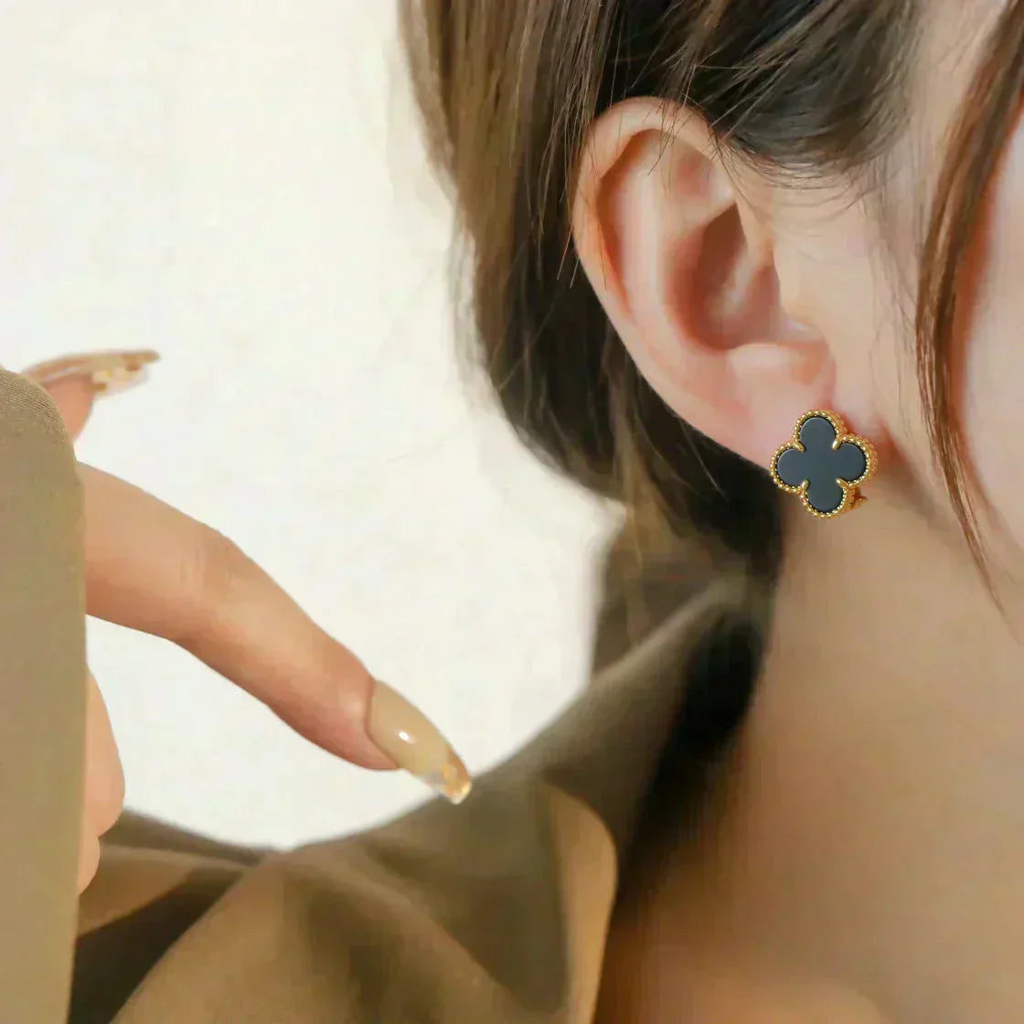[Royal&Vicky]CLOVER MEDIUM 1 MOTIFS  ONYX STUD EARRINGS