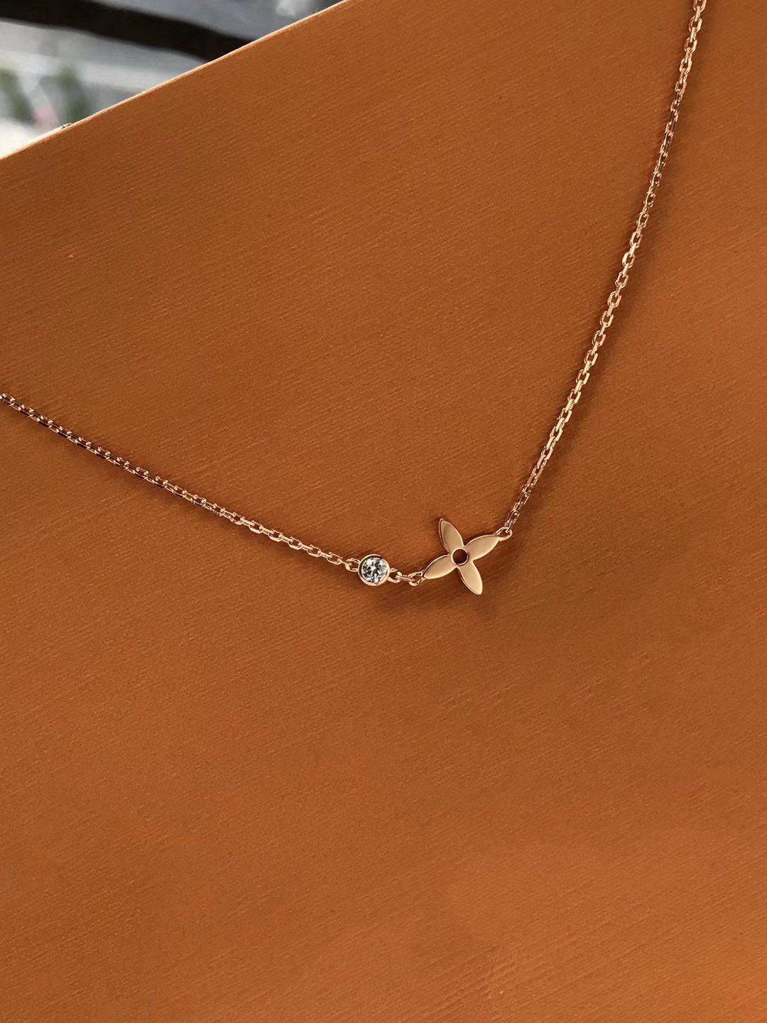 [Royal&Vicky]BLOSSOM PENDANT PINK GOLD AND DIAMOND